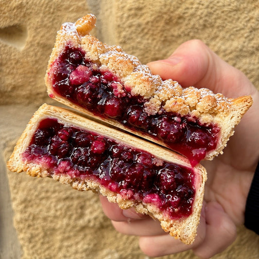 Blackberry & Apple Crumble Pie